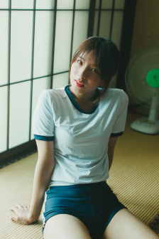 能飞9000000米的纸飞机